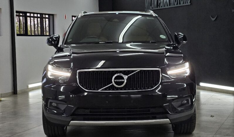 2018 Volvo XC40 D4 Momentum AWD Geartronic full