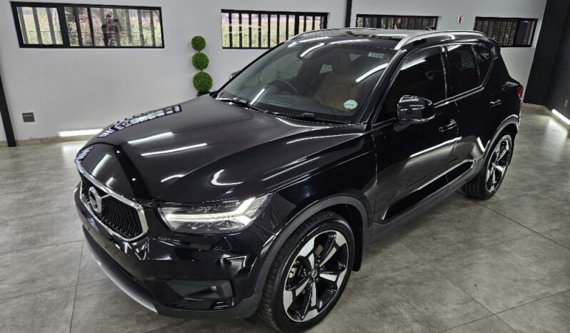 2018 Volvo XC40 D4 Momentum AWD Geartronic full