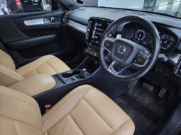 2018 Volvo XC40 D4 Momentum AWD Geartronic full