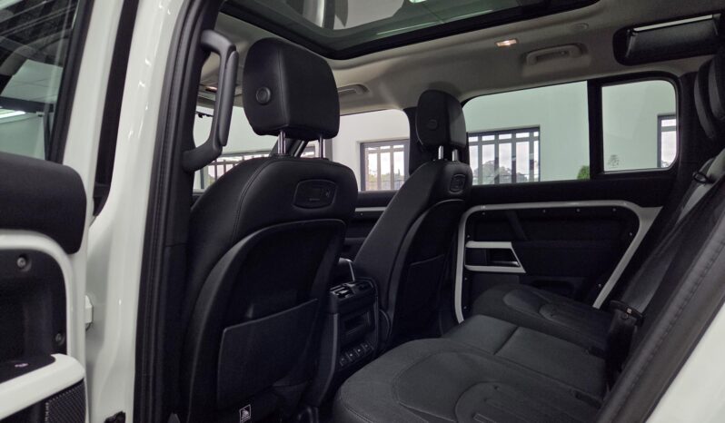 2020 Land Rover Defender 110 P300 SE full